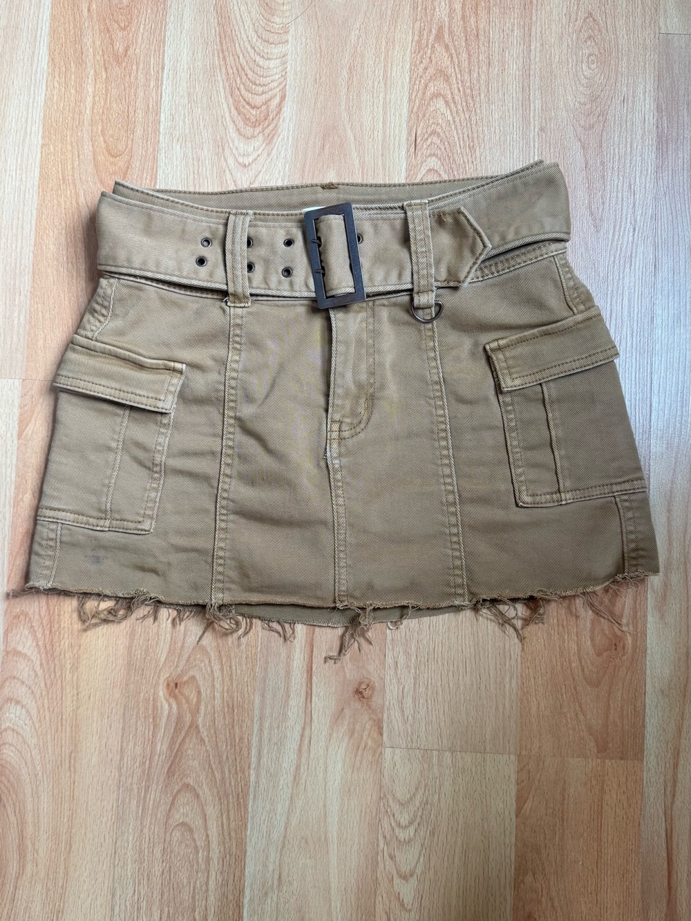 Low-Rise Cargo Mini Skirt in Tan Size 0/ 24W